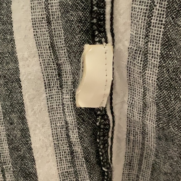 Max Studio Sleeveless Blouse - Picture 10 of 10